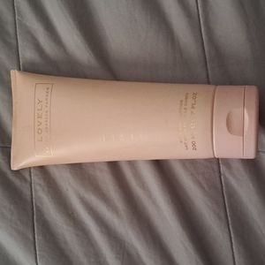 Sarah Jessica  Parker soft body lotion